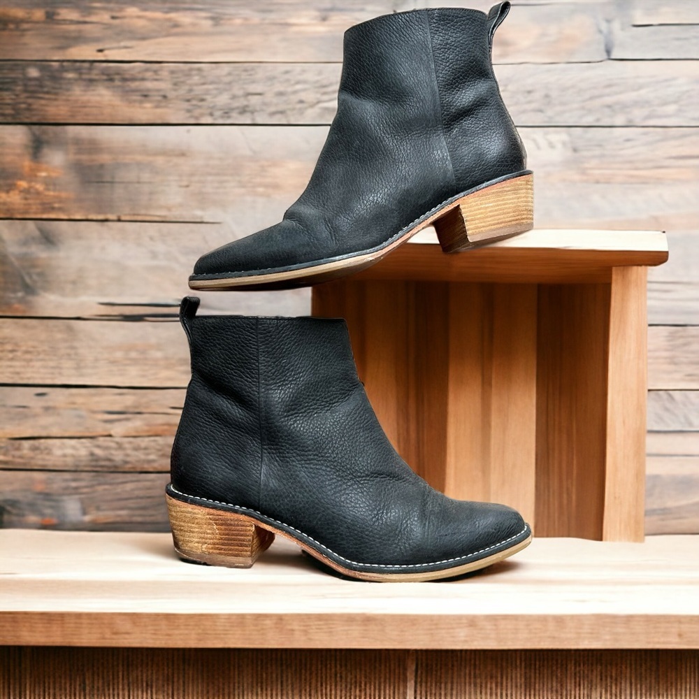 Cole Haan Black Leather Ankle Boots